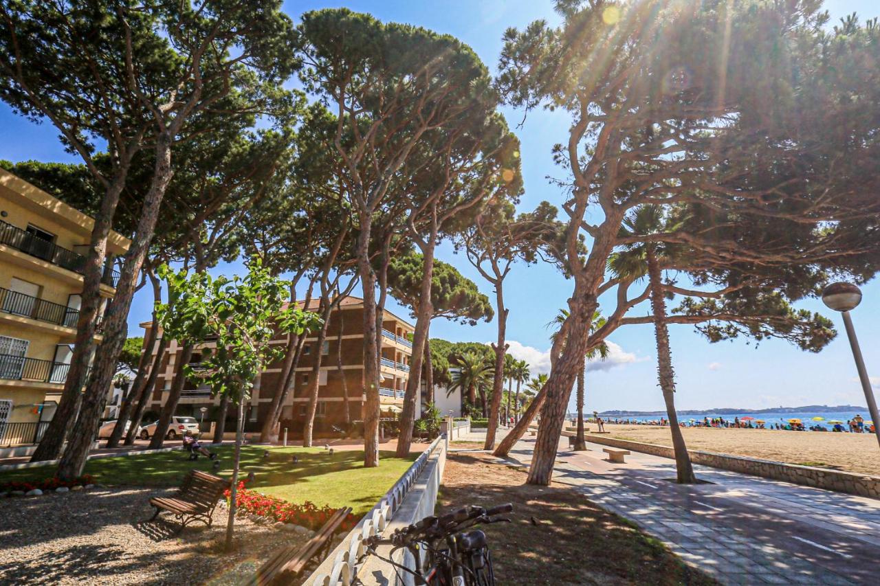 Pins I Mar - Only Families Cambrils Exterior foto